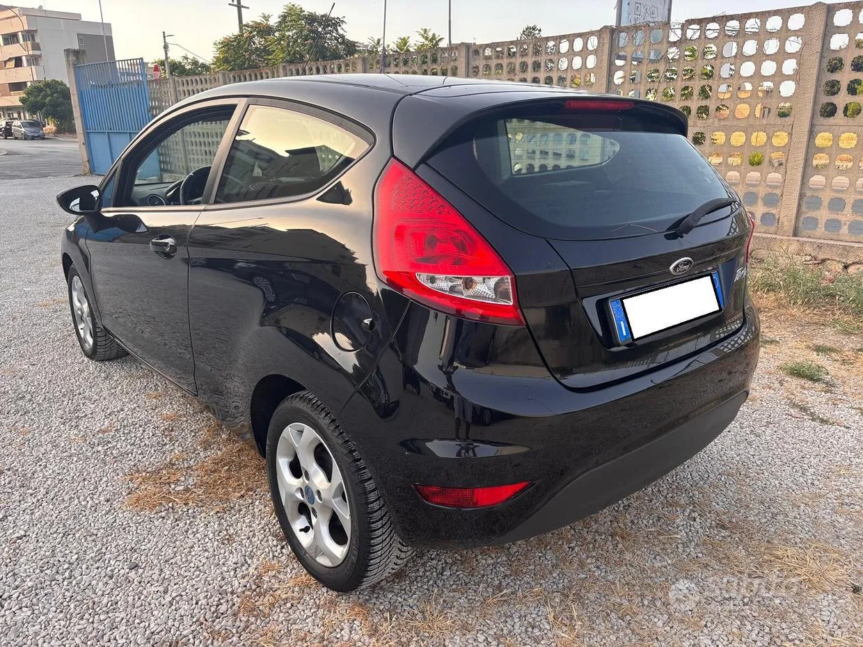 Ford Fiesta — foto 7