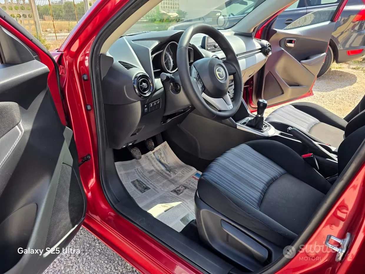 Mazda Mazda2 — foto 12