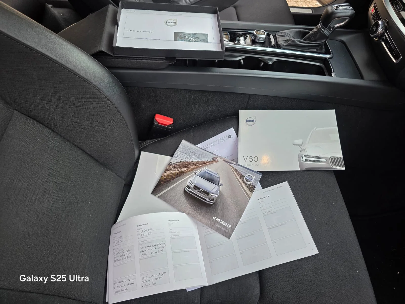 Immagine del veicolo Volvo V60 V60 D3 Geartronic R-design