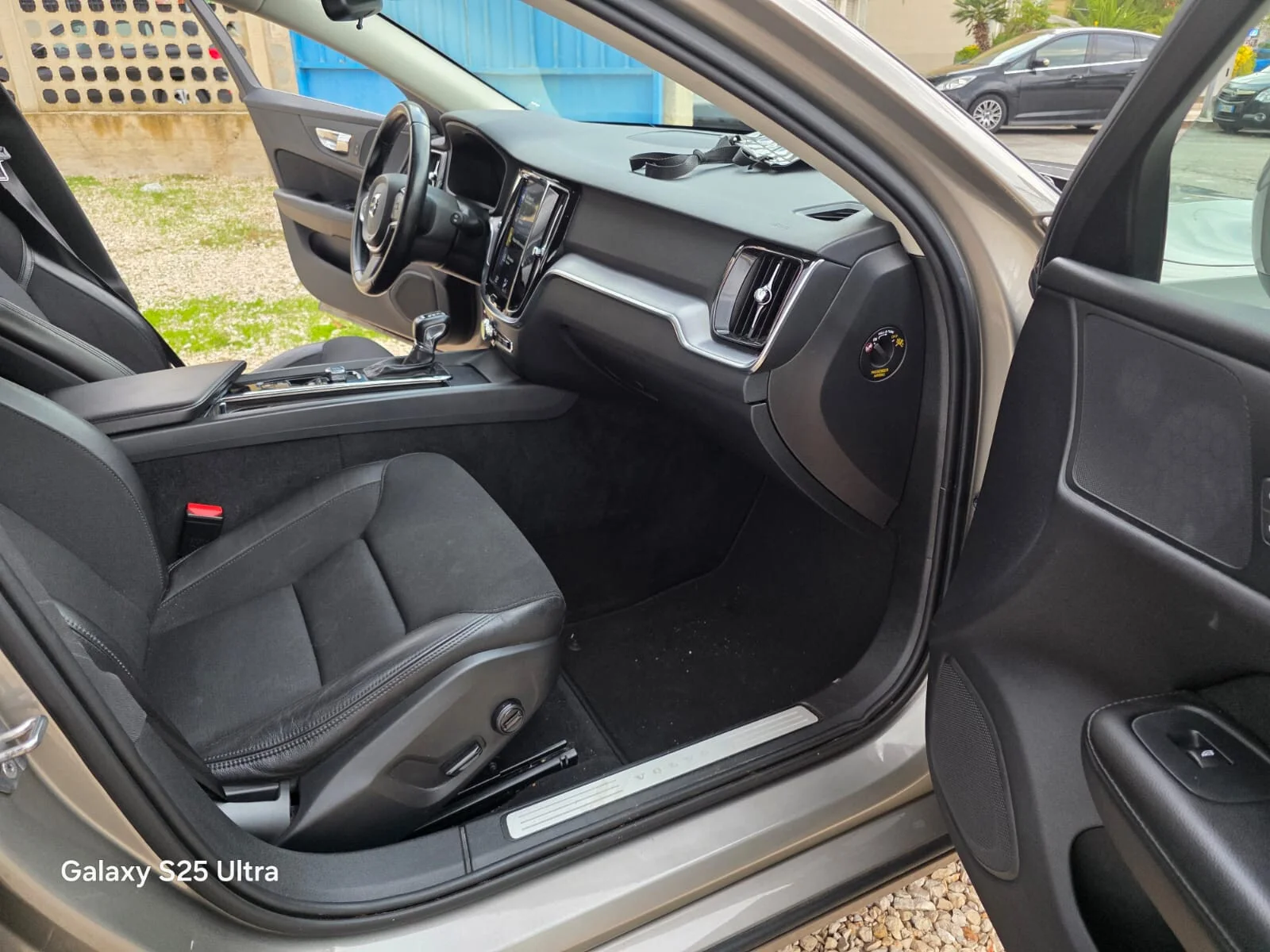 Immagine del veicolo Volvo V60 V60 D3 Geartronic R-design