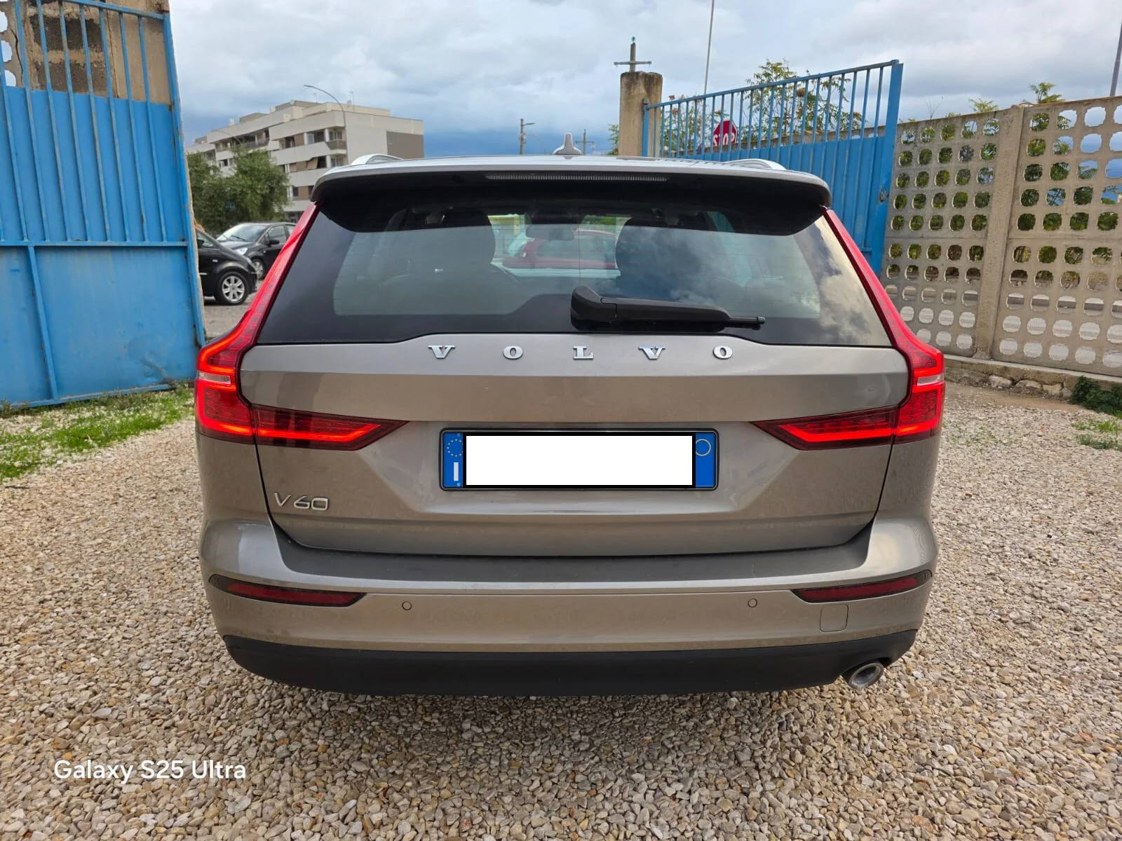 Immagine del veicolo Volvo V60 V60 D3 Geartronic R-design