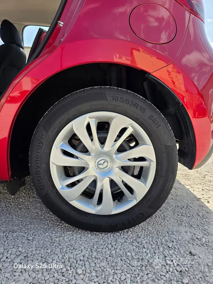 Mazda Mazda2 — foto 11
