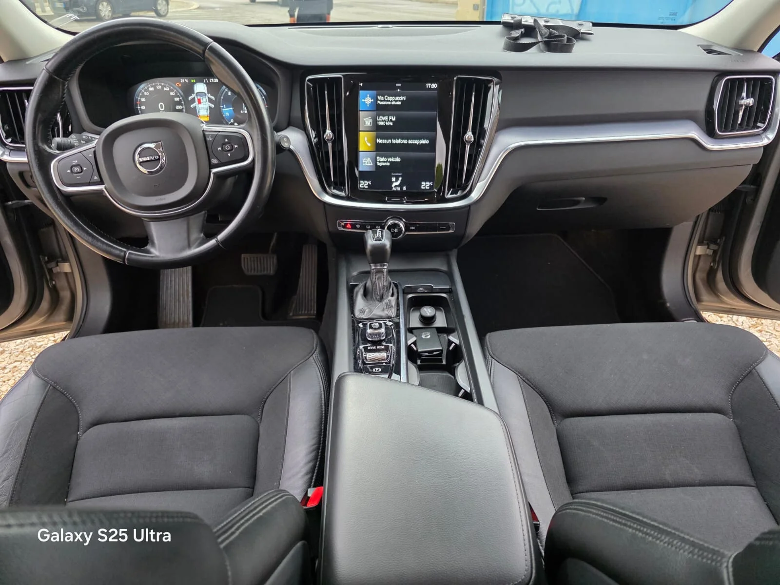 Immagine del veicolo Volvo V60 V60 D3 Geartronic R-design