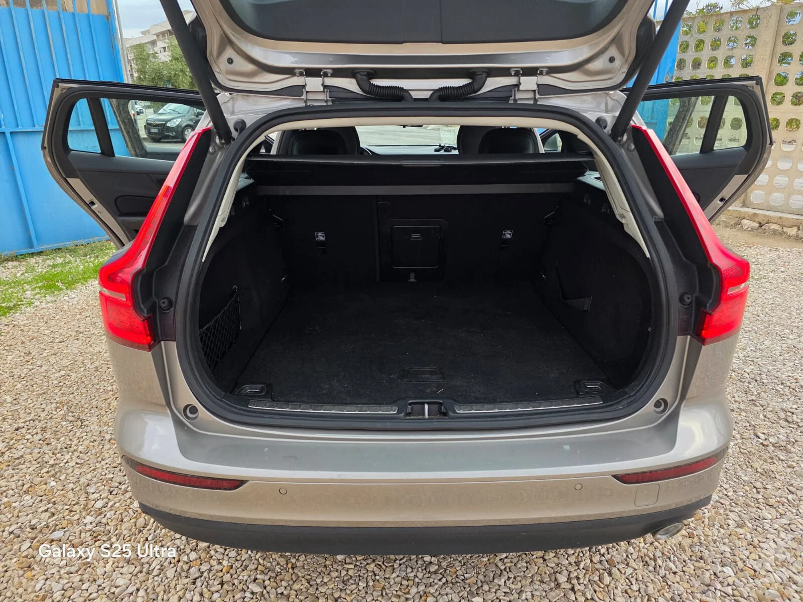 Immagine del veicolo Volvo V60 V60 D3 Geartronic R-design
