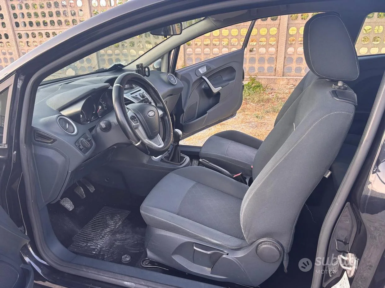 Ford Fiesta — foto 9
