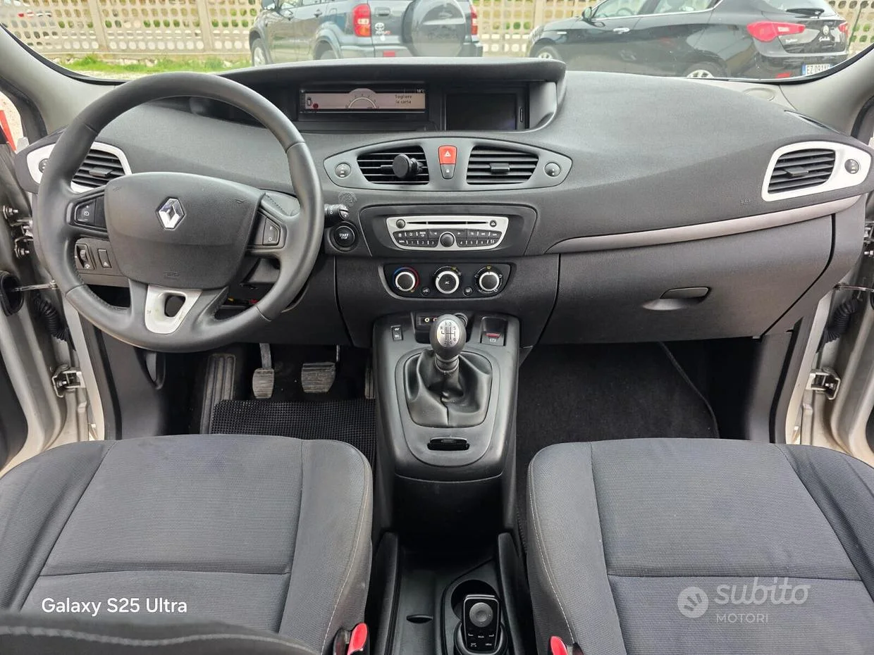 Renault Scénic — foto 11