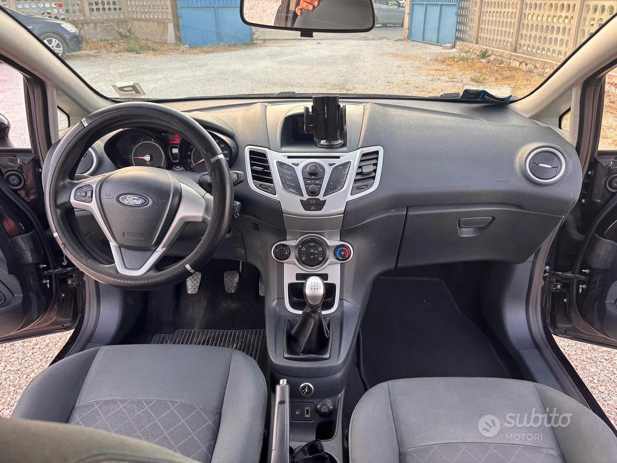 Ford Fiesta — foto 10