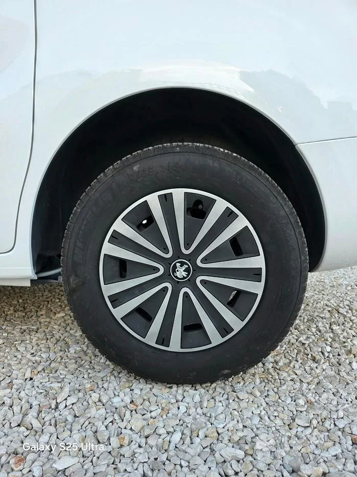Peugeot Partner — foto 9