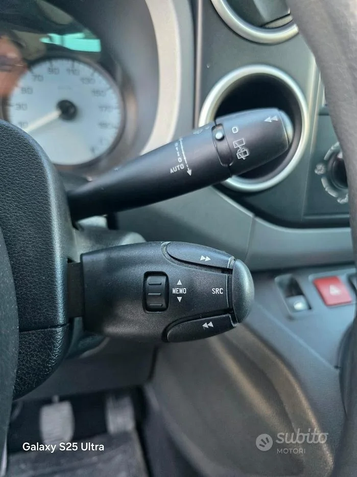 Peugeot Partner — foto 18