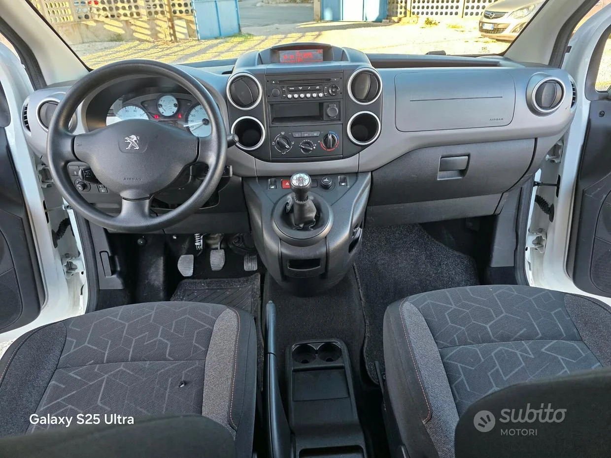 Peugeot Partner — foto 11